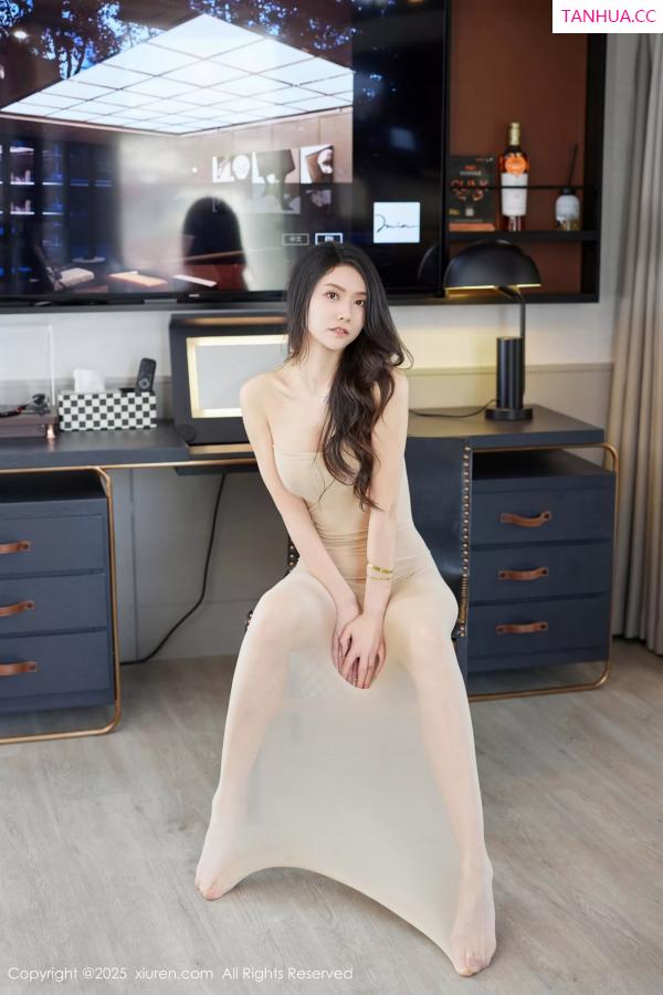 方子萱  [XiuRen]高清写真图 2025.04.21 No.10175 方子萱 高挑凹凸第30张图片